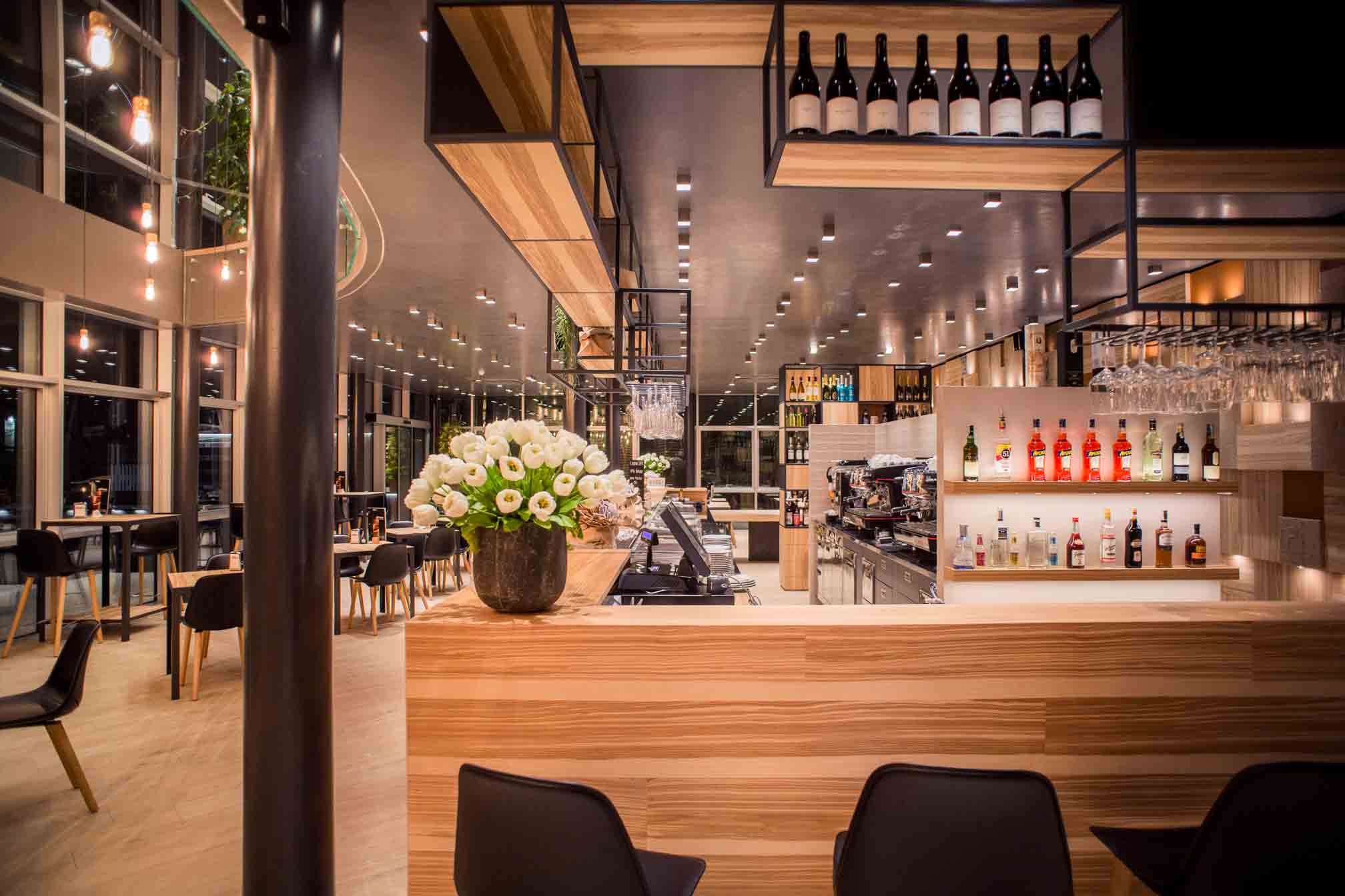 caffe-vero-house-details-wood